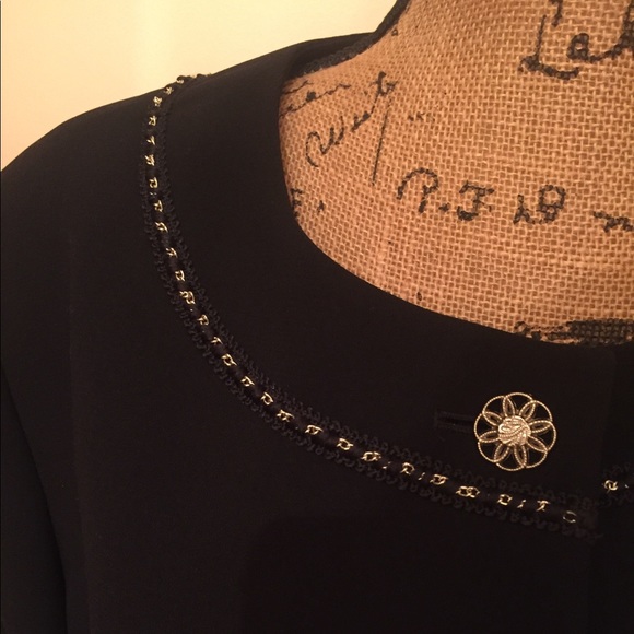 NWOT vintage Tahari black skirt suit - Picture 5 of 16